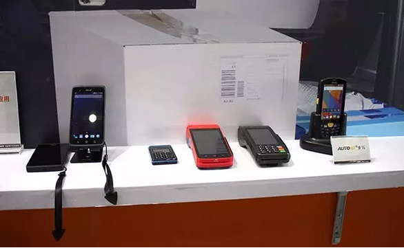 東集：智慧物流，以人為本