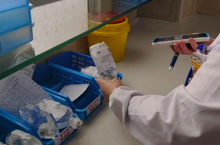 富立葉醫療版手持終端使用場景.png 富立葉醫療版手持終端使用場景.png